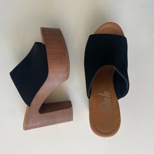 Sheln Women’s Black Platform Heels-Size 7